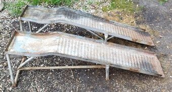 Nájezdy na menší auto