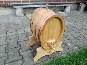 Dřevěný sud na víno