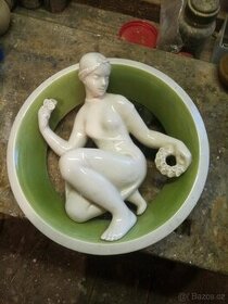 Dívka akt v rámu porcelán-soška - 1