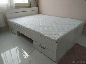 Multifunkční postel 160x200 zásuvkami, rošty a matrací. Bílá