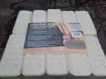 Dřevěné bukové brikety,baleno po 10kg....80kč....