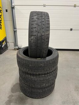 Slick 235/40r18