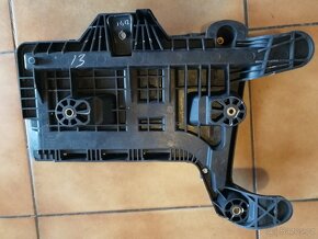 Držák autobaterie VW