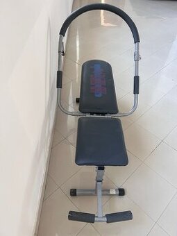 AB King Pro posilovací stroj