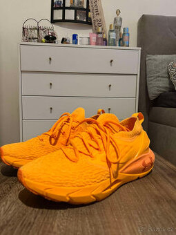Boty Under Armour Hovr Phantom 2