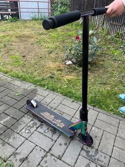 switchblade freestyle koloběžka oilslick black
