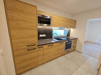 Pronájem 2+1 v RD po rekonstrukci, Tvrdonice