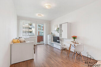 Prodej bytu 1+kk 36 m², OV, Praha 10 – Horní Měcholupy