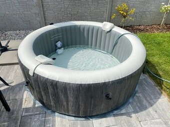 Vířivka Intex Pure Spa - záruka do 12.7.2026 + příslušenství