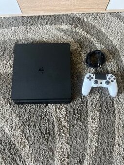 PlayStation 4 SLIM