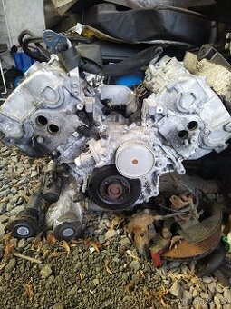 BMW N63B44 A 740i nebo 750i V8 - zbytek dílů z motoru - 1
