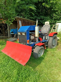 Prodám malotraktor 4x4