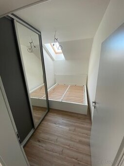 Ikea postel Malm + matrace akrehamm (180x200)