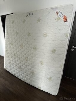 Luxusní matrace 200x200cm.
