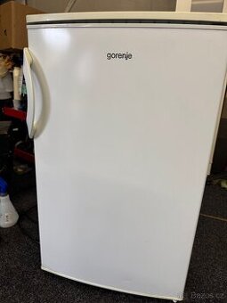 Malá lednice s mrazákem Gorenje