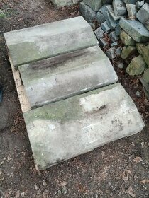 Pískovcová stříška