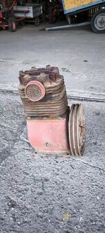 Dvoupístový kompresor