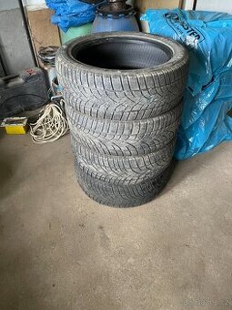 Zimní kola DUNLOP 235/50 R19