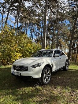 Infiniti FX30dS 2012