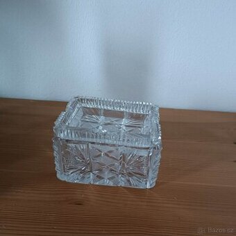 křišťalova doza ručně broušena