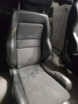 VW Golf MK2 Corrado, Recaro sedáky př. a zadní