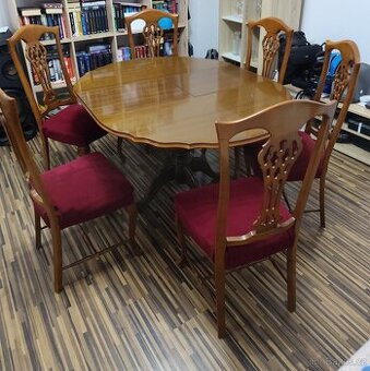 Jídelní stůl a židle