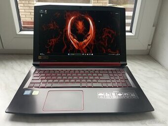 Acer Nitro 5 Herní čiré i5(8x vlákno) Full Hd