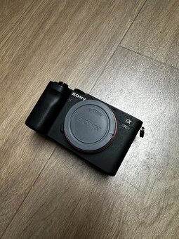 Prodám fotoaparát Sony a7c