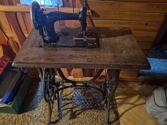 Starý šicí stroj
