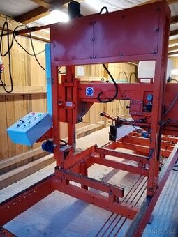 Kmenová pásová pila