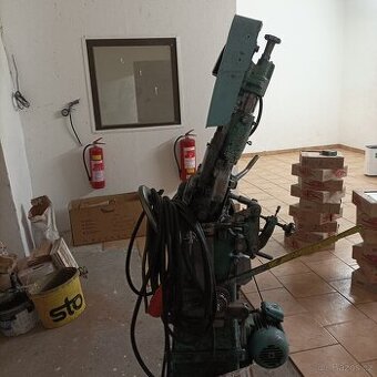 Bruska na kotoučové pily