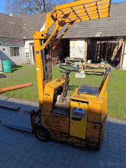 Vysokozdvyžný vozik