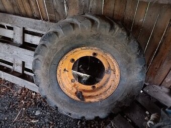 Kolo JCB 3cx 12,5-18