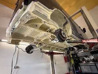 Nabízíme voskování podvozků a konzervace karoseri