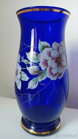 Váza z modrého skla
