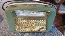 Staré rádia kufřík transistor