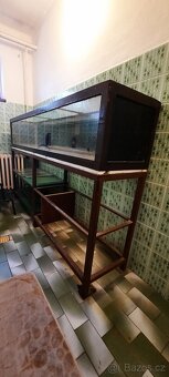 Terárium 315 L s kovovým podstavcem