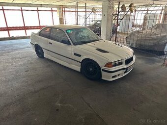 Bmw e36 323i coupe