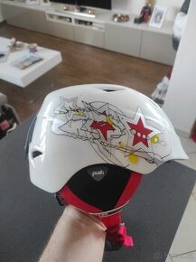 Dětská lyžařská helma Uvex