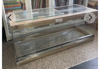 Terarium 120x40x40 Nové terarium.Síla skla 5 mm .Vhodné pro