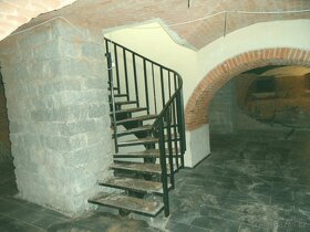 Pronájem sklepních prostor.420 m2 v centru Liberce - 1