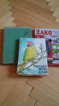 Daruji knihy o papoušcích