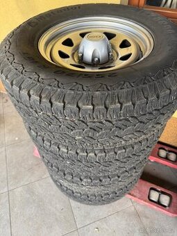 Kola + celoroční pneu Ford Ranger, Mazda B2500 255/70/R16