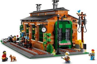 Lego 910033 Old Train Engine Shed
