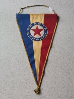 Retro Vlaječka Sparta Praha s podpisy 60 léta