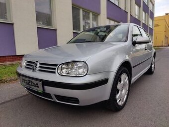 Volkswagen Golf 1,4i 16V / klima / 5-dveří /