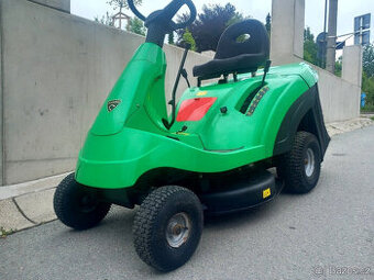Zahradní sekací traktor - motor Briggs & Stratton