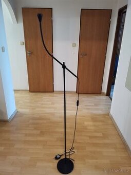 NÄVLINGE LED stojací/čtecí lampa