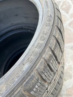 295/30 r22 - 1
