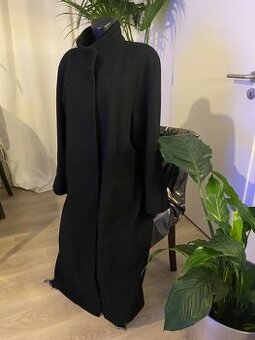 Kasmitovy vlneny flouhy kabat cerny damsky 42